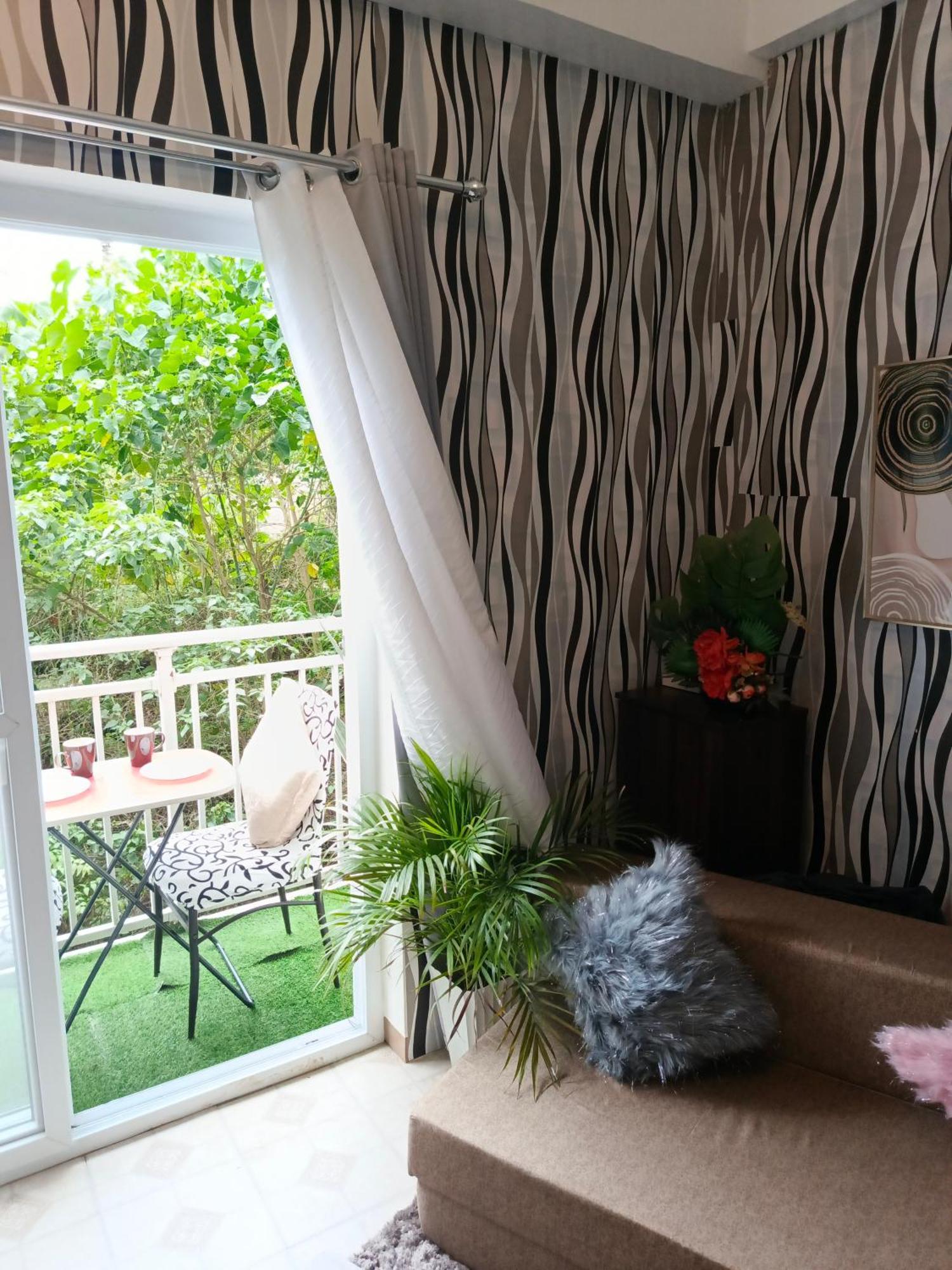 Closest Studio With Balcony From Cebu Airport Мактан Екстер'єр фото
